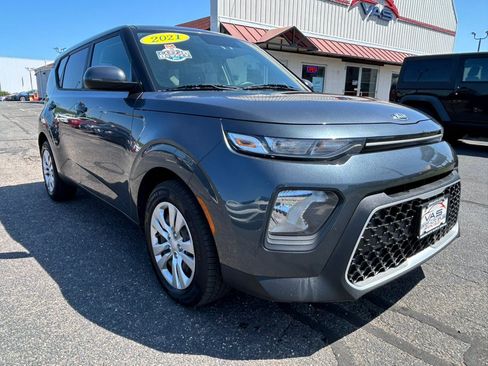 Used 2021 Kia Soul LX FWD image 3