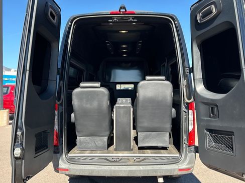 Used 2019 Mercedes-Benz Sprinter 2500 image 20