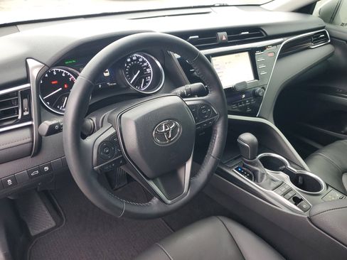 Used 2018 Toyota Camry L image 21