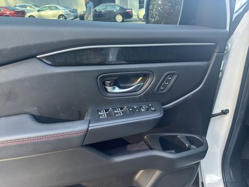 Used 2025 Honda Pilot Black Edition image 14