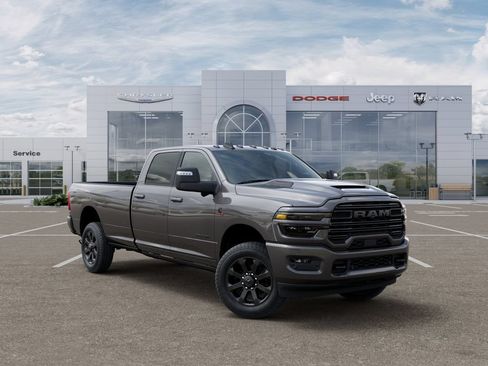 New 2026 RAM 2500 Laramie AWD/4WD image 5