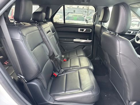 Certified 2023 Ford Explorer XLT w/ Equipment Group 202A image 10