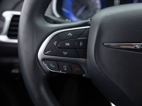 Used 2017 Chrysler 200 Limited Platinum image 36