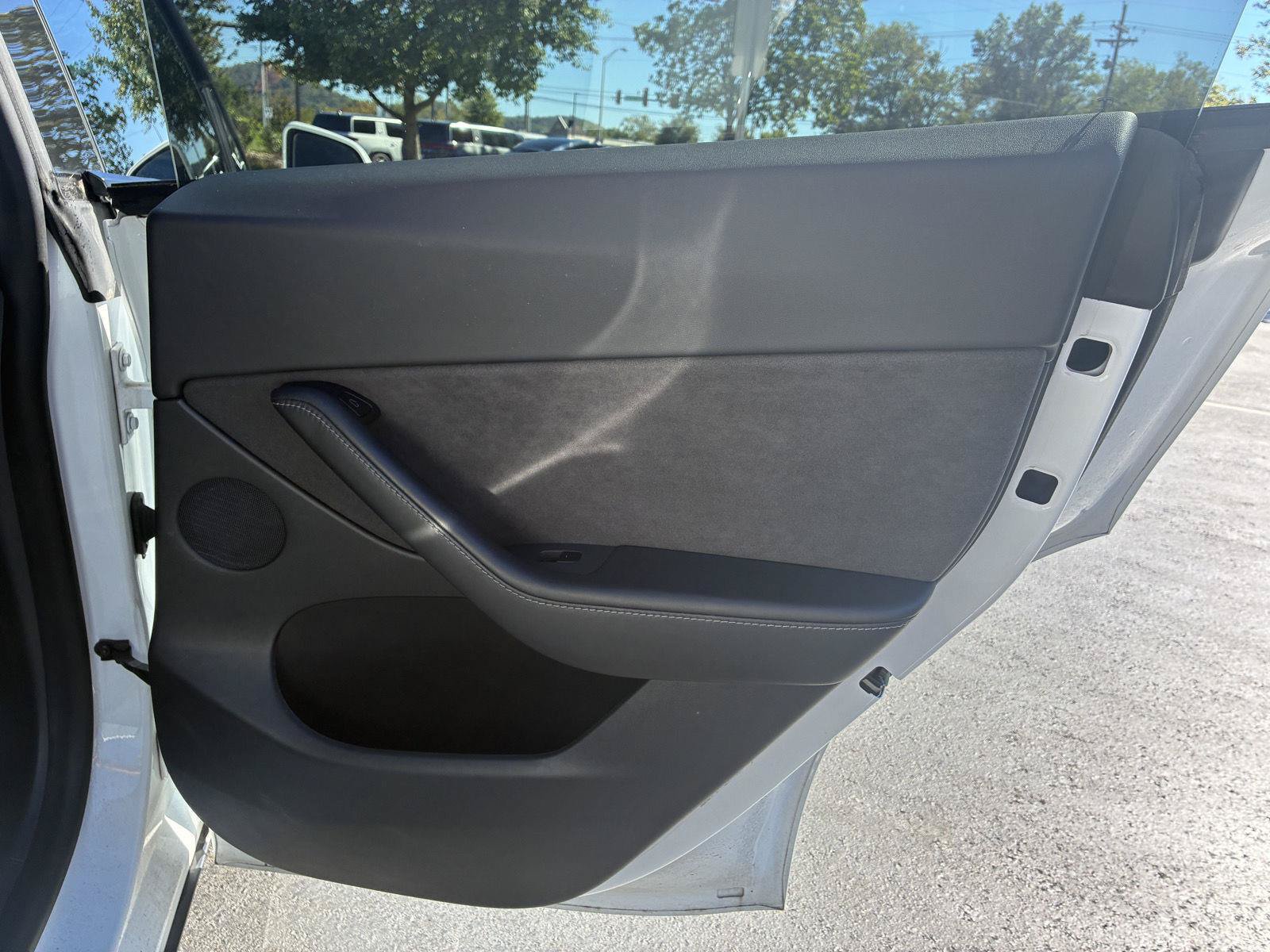 Used 2021 Tesla Model Y Long Range AWD/4WD image 9