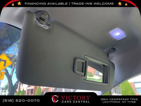 Used 2023 Volkswagen Taos SE image 33