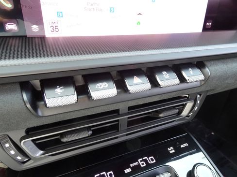 Used 2024 Porsche 911 Carrera GTS w/ Premium Package image 14