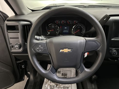 Used 2018 Chevrolet Silverado 1500 Custom w/ Custom Value Package AWD/4WD image 23