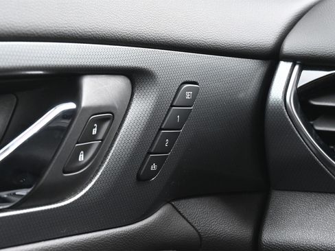 Used 2020 Chevrolet Traverse Premier w/ Redline Edition image 15