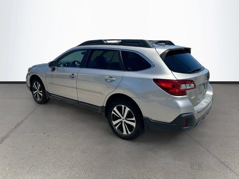 Used 2018 Subaru Outback 2.5i Limited AWD/4WD image 5