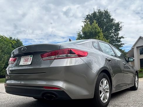 Used 2018 Kia Optima LX FWD image 7
