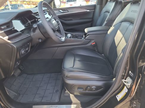 Used 2024 Jeep Grand Cherokee Overland w/ Trailer Tow Package image 19