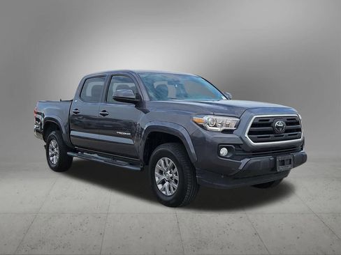 Used 2018 Toyota Tacoma SR5 image 8