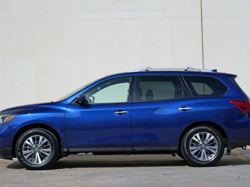 Used 2020 Nissan Pathfinder S FWD image 8