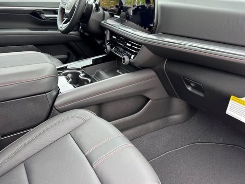 New 2026 Chevrolet Suburban RST AWD/4WD image 17