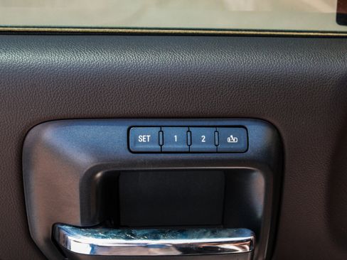 Used 2014 Chevrolet Silverado 1500 High Country w/ High Country Premium Package AWD/4WD image 10