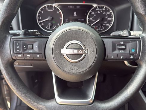 Used 2023 Nissan Rogue SV FWD image 14