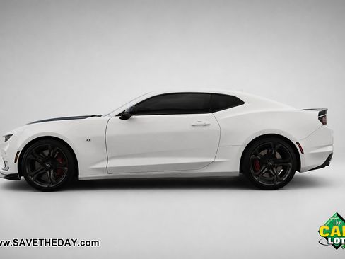 Used 2022 Chevrolet Camaro SS RWD image 5