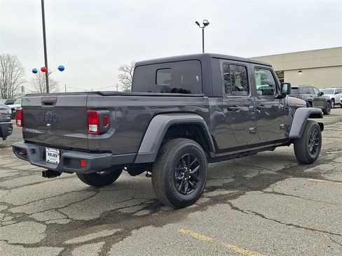 Certified 2022 Jeep Gladiator Sport image 12