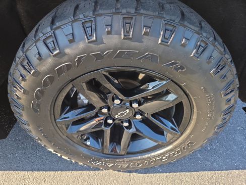Used 2021 Chevrolet Silverado 1500 Custom Trail Boss w/ Realtree Special Edition AWD/4WD image 9
