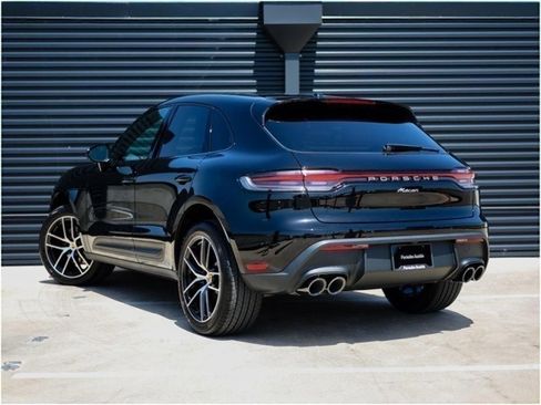 Certified 2025 Porsche Macan AWD/4WD image 3