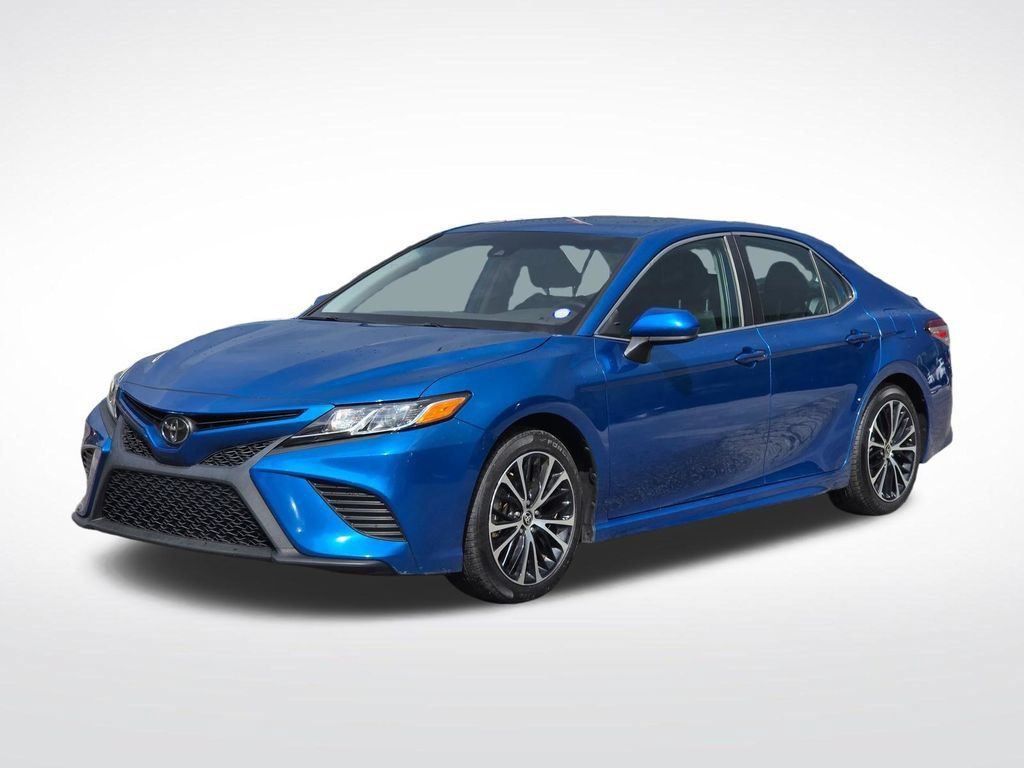 Used 2020 Toyota Camry SE FWD image 2