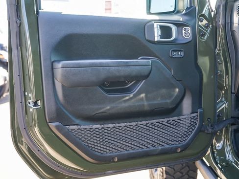 Used 2023 Jeep Wrangler Unlimited w/ Sun & Screen Package image 19