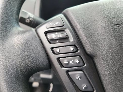 Used 2024 Nissan Frontier SV RWD image 16