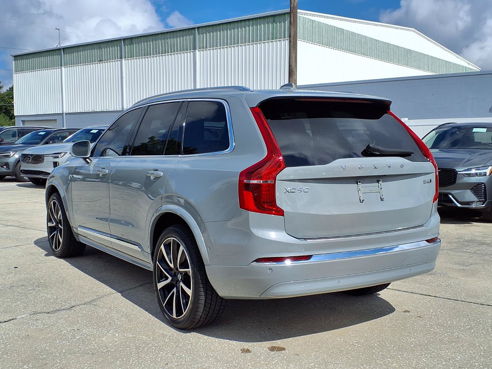 Certified 2024 Volvo XC90 B6 Plus w/ Protection Package Premier AWD/4WD image 5