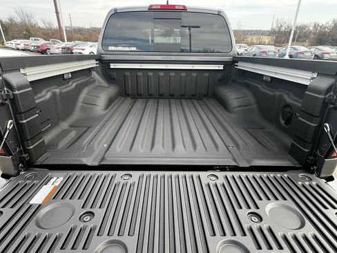 New 2026 Nissan Frontier SV w/ SV Convenience Package image 16