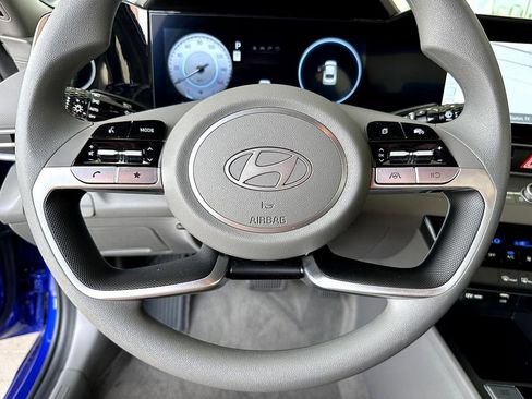 Used 2024 Hyundai Elantra SEL image 15