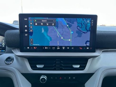 Used 2025 Ford Explorer Active w/ Active Comfort Package image 16