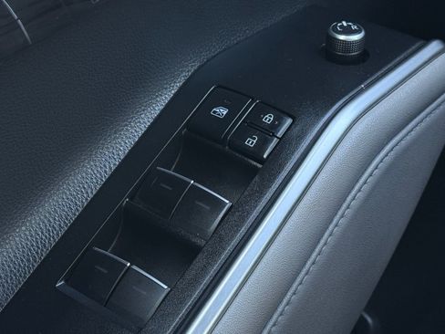 Used 2020 Toyota Highlander Limited AWD/4WD image 32