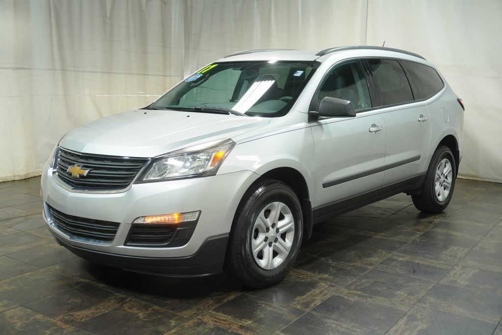 Used 2017 Chevrolet Traverse LS AWD/4WD image 2