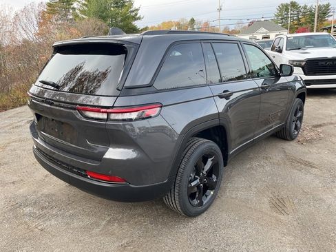 New 2025 Jeep Grand Cherokee Altitude image 7