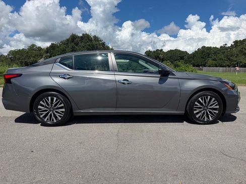 Used 2025 Nissan Altima 2.5 SV FWD image 7
