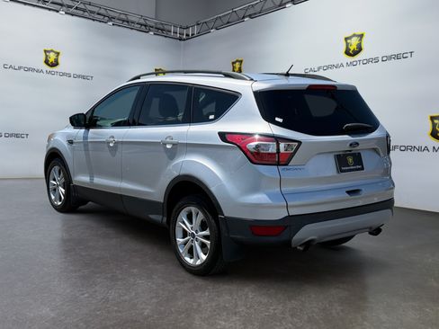 Used 2018 Ford Escape SE FWD image 3