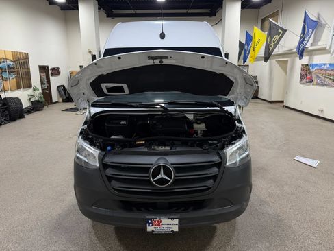 Used 2020 Mercedes-Benz Sprinter 2500 image 49