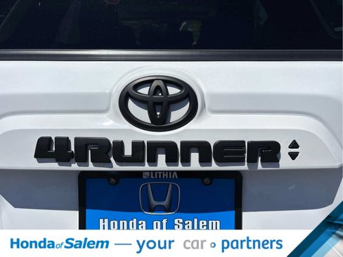 Used 2021 Toyota 4Runner SR5 Premium w/ Moonroof Package AWD/4WD image 9