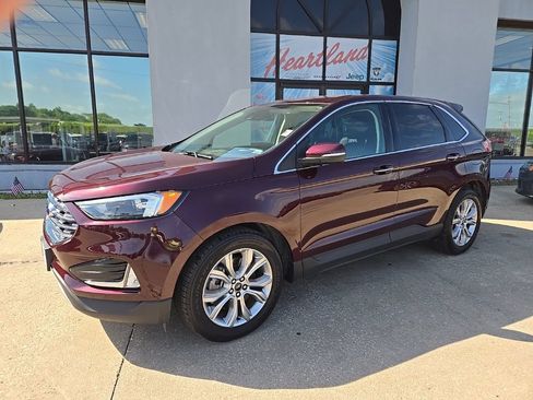 Used 2024 Ford Edge Titanium AWD/4WD image 3