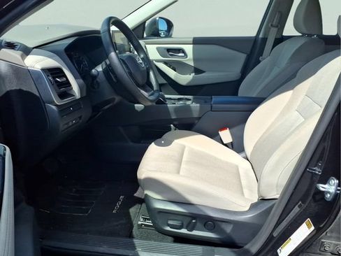 Used 2025 Nissan Rogue SV FWD image 18