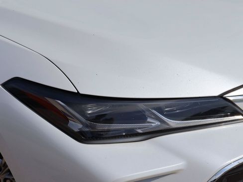 Used 2022 Toyota Avalon Limited w/ Advanced Safety Package FWD image 10