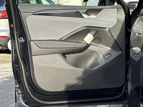 New 2026 Volkswagen Tiguan SE R-Line AWD/4WD image 19
