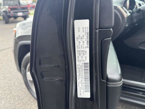 Used 2014 Jeep Grand Cherokee Limited AWD/4WD image 34