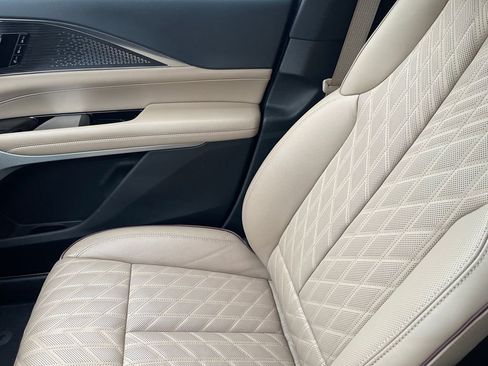 Used 2024 Cadillac Lyriq Luxury w/ Nappa Leather Package image 37