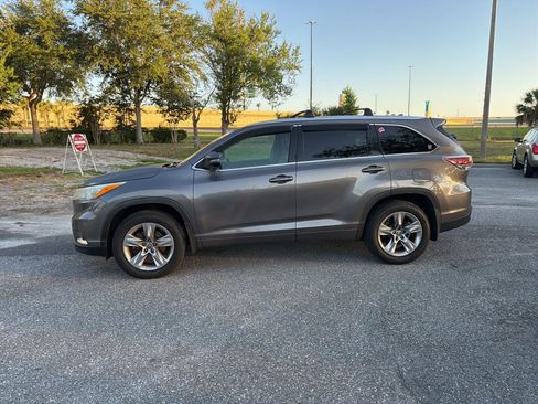 Used 2016 Toyota Highlander Limited AWD/4WD image 2