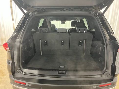 Used 2025 Buick Enclave Preferred image 11