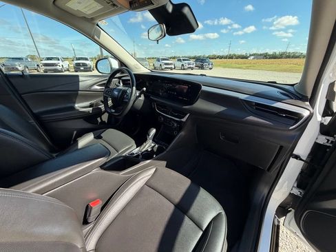 Used 2024 Buick Encore GX Sport Touring FWD image 30