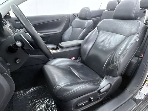 Used 2015 Lexus IS 250C image 15