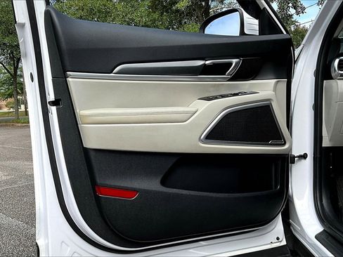 Used 2022 Kia Telluride S image 17
