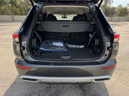 New 2025 Mitsubishi Outlander SE image 13